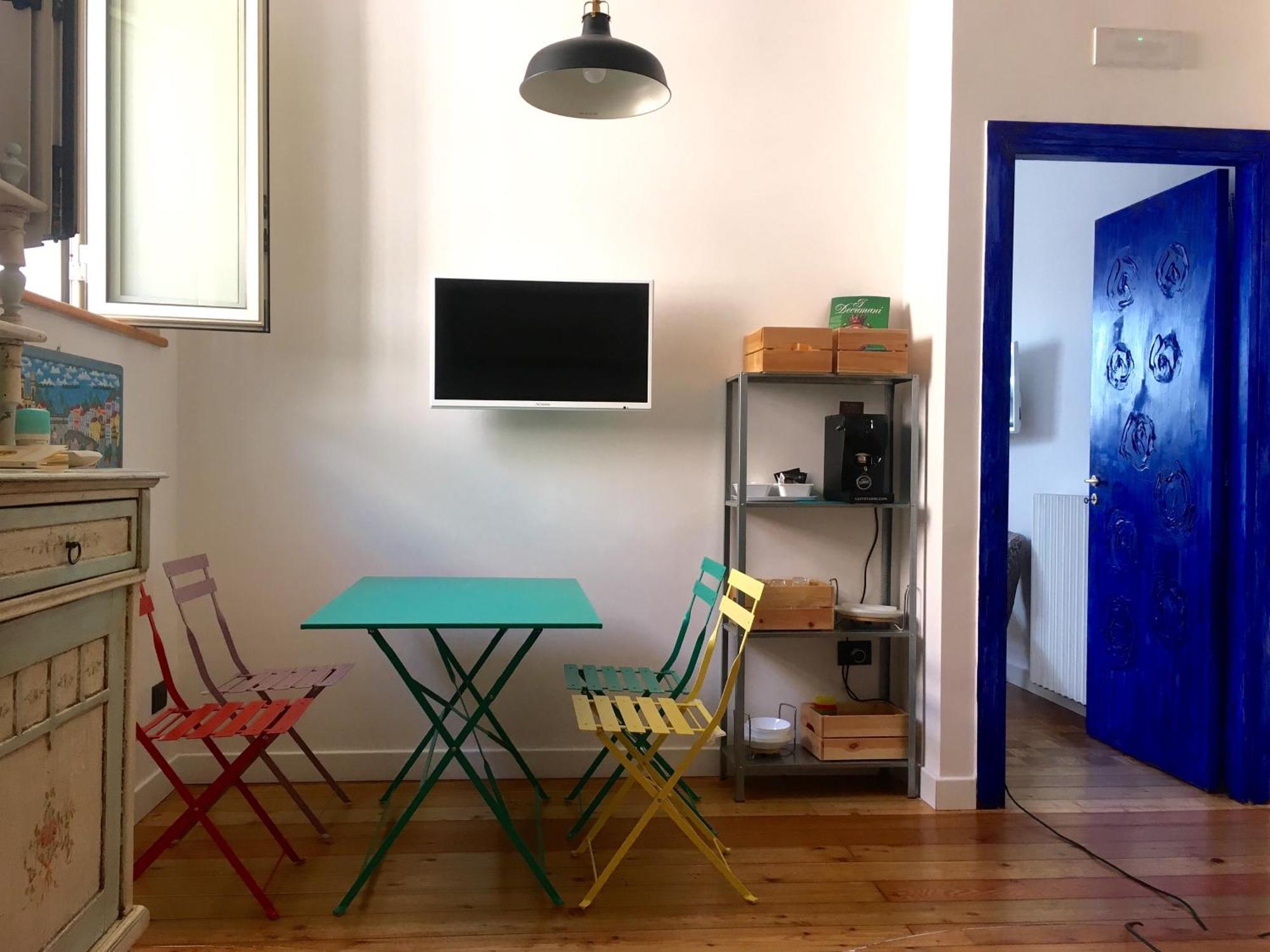 Apartamento Mansarda Bellini Nápoles Habitación foto