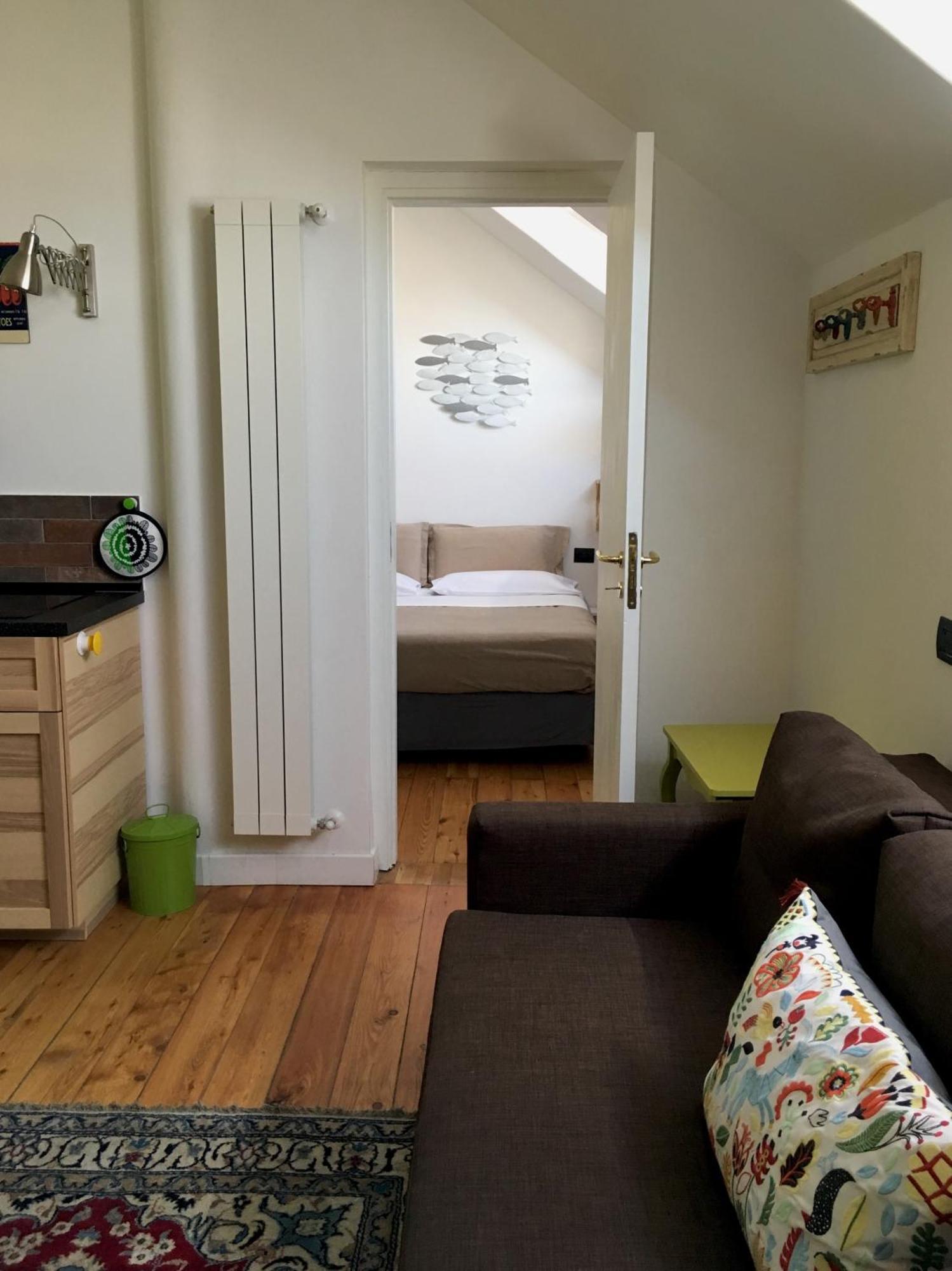 Apartamento Mansarda Bellini Nápoles Habitación foto